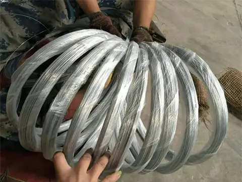 Filo zincato a caldo continuo
