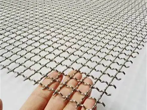 Stainless crimped wire mesh