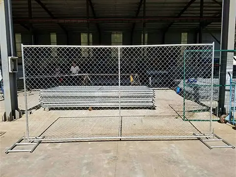 portable chain link fence