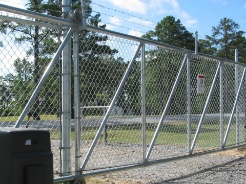 Chain-Link-Fence-for-Factories-Highways-Parks