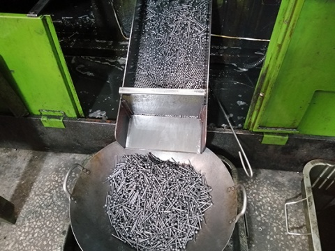 Galvanized nail production