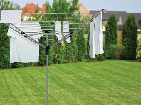 Hanging clothesline