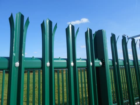 w section palisade fencing