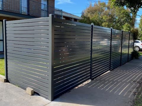 Aluminium-Slat-Fence-Panel-Horizontal