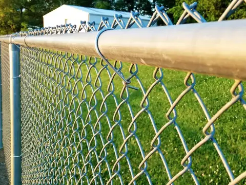 galvanized Chain-Link-Fence-top rail