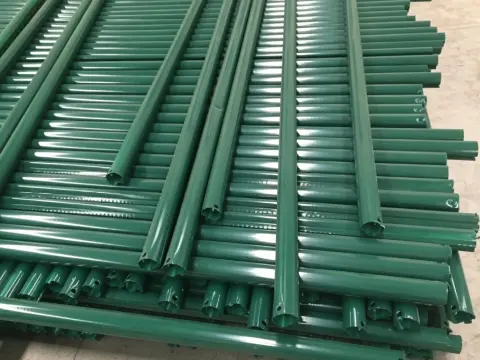 Green End Posts for Chain-Link Fencing