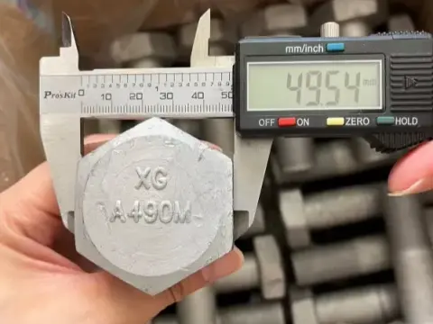 A490 screw head diameter