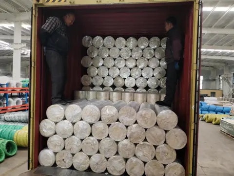 SS welded square mesh 304 to Mongolia