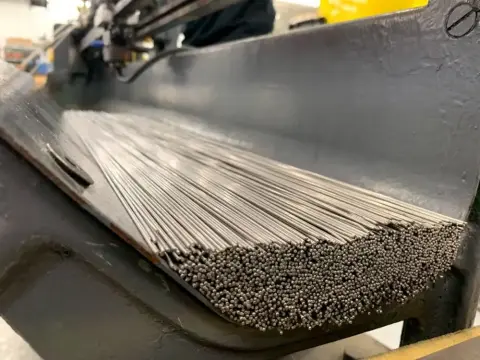 Straightened galvanized straight wire