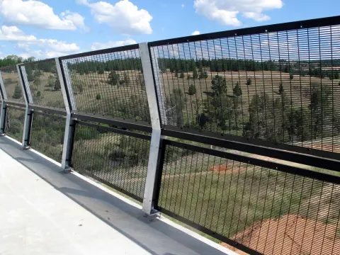 Scenic area guardrail