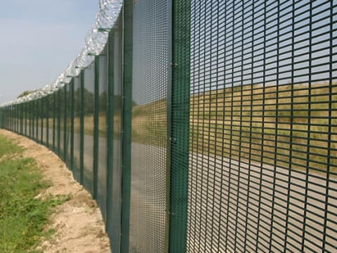 Green dense mesh fence