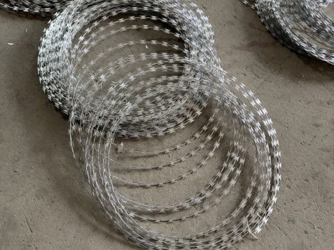 Hot Dip Galvanized Razor Wire Manufacturer