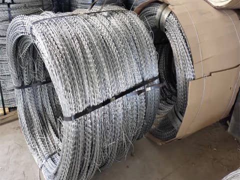 Razor wire packaging