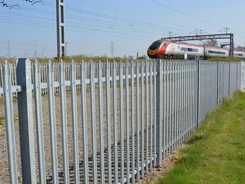 palisade railway fence