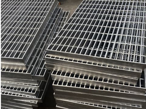 1m x 1m outdoor stairway grating