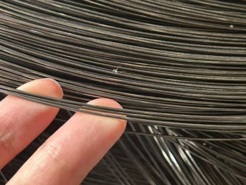 Annealed baling wire surface