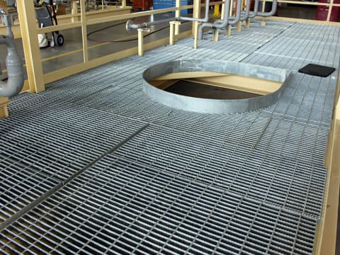 Serrated stainless steel grille