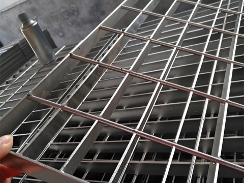 The structure of welded grating