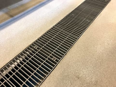 stainless sink grid