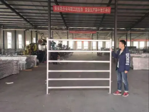 Customer-specified Cattle corral panels