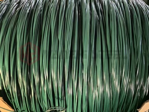 Details of plastic-coated wire