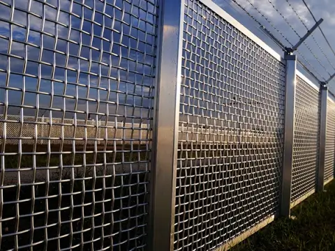 Used as border separation fence